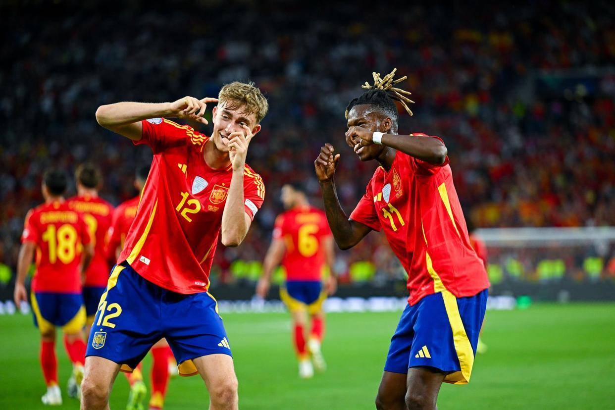 豪强碰撞!欧洲冠军联赛赛场争夺激烈 豪强碰撞!欧洲冠军联赛赛场争夺激烈