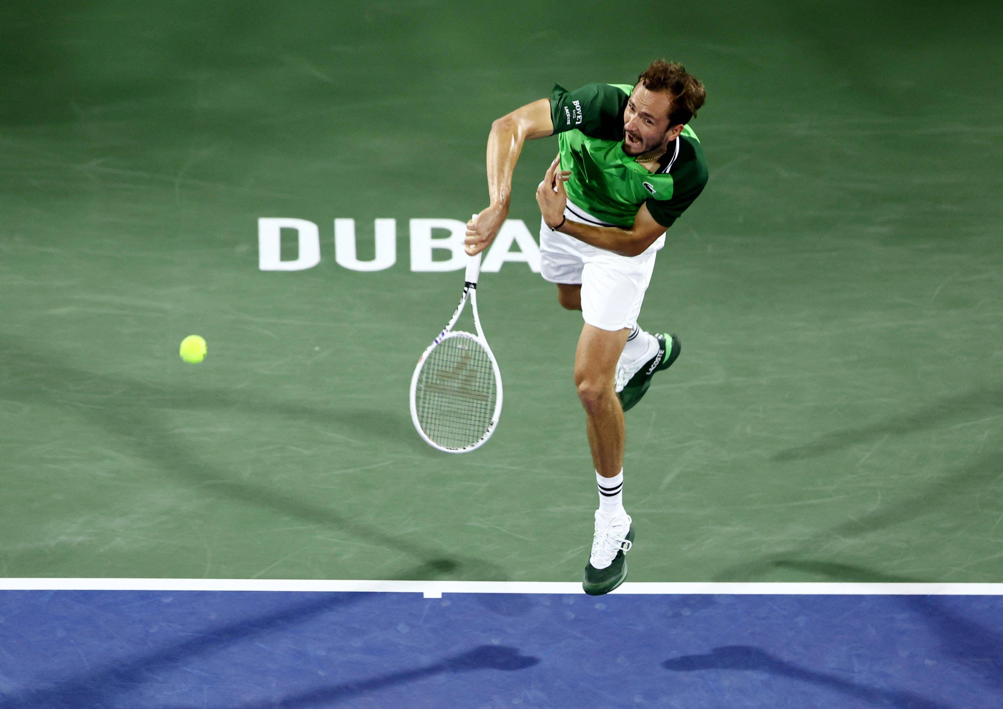 意大利网球队强势英国网球队，梅德韦杰夫制霸全场的简单介绍