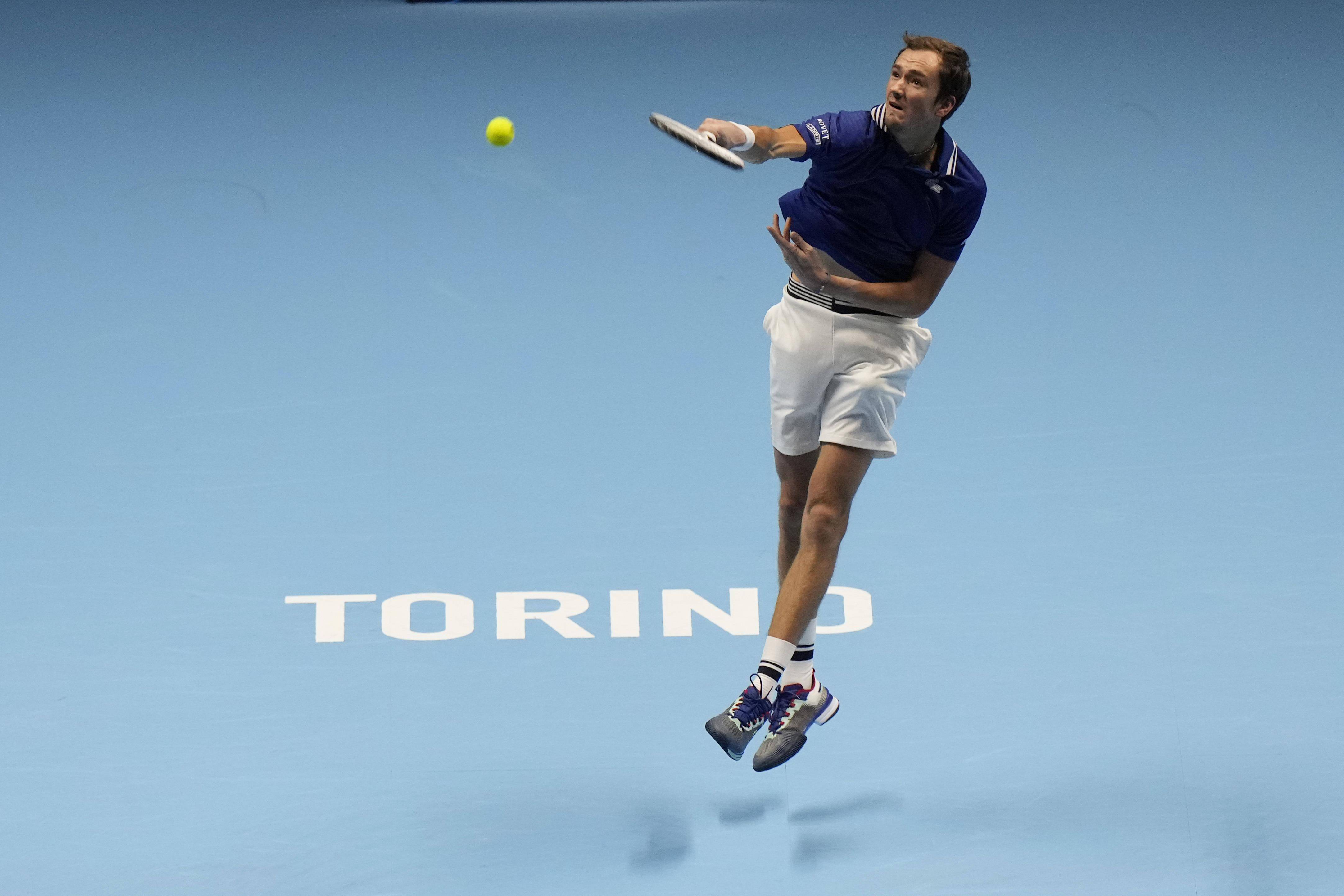 世界网球队完胜意大利网球队，梅德韦杰夫关键制胜的简单介绍