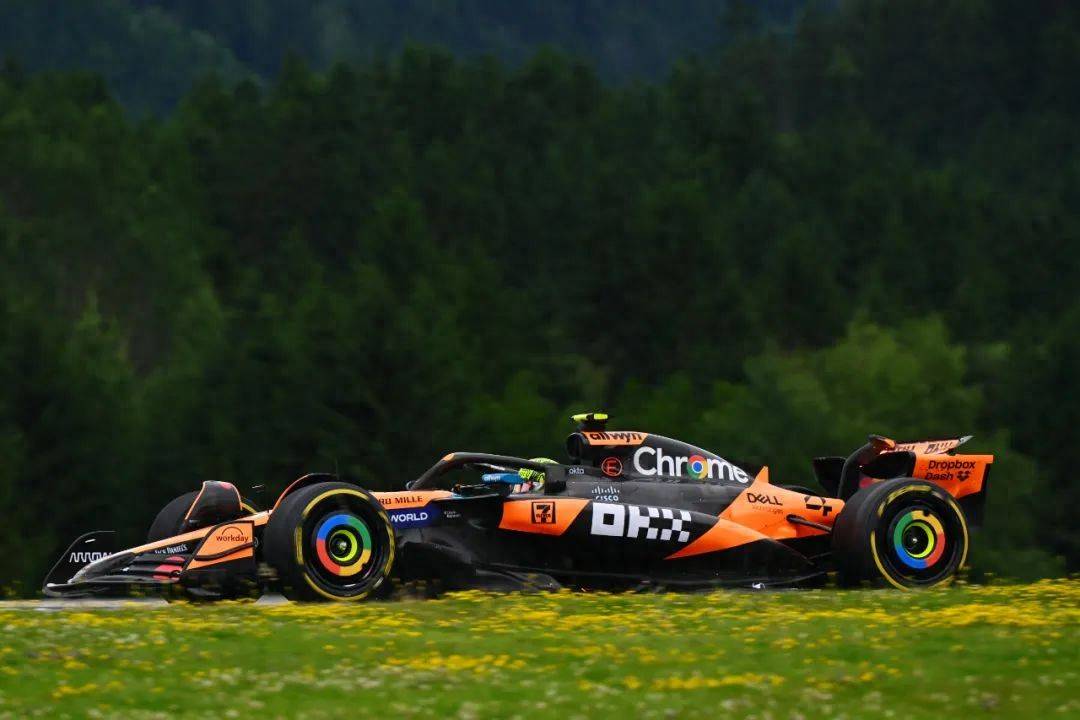 梅赛德斯险胜迈凯伦，诺里斯统治全场的简单介绍