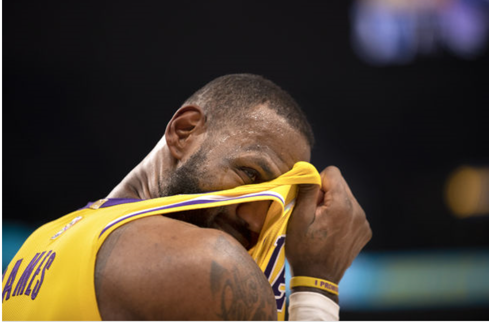 关于小牛队加时战胜爵士,实现惊险逆转取得胜利的信息 关于小牛队加时战胜爵士,实现惊险逆转取得胜利的信息