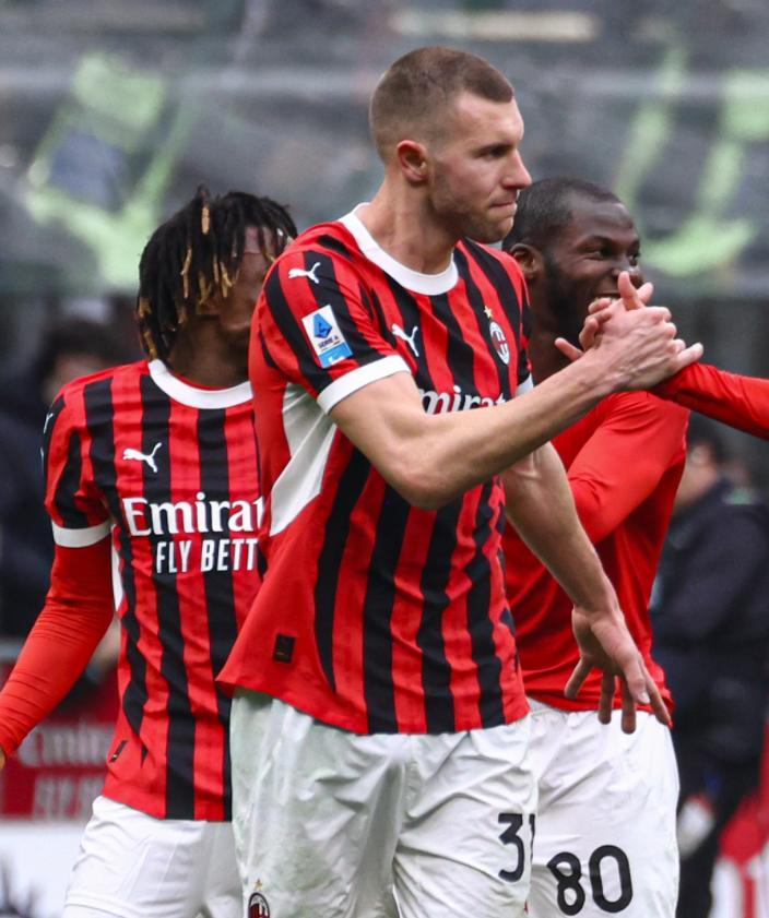 AC米兰客场-战平尤文图斯，激烈的米兰德比的简单介绍