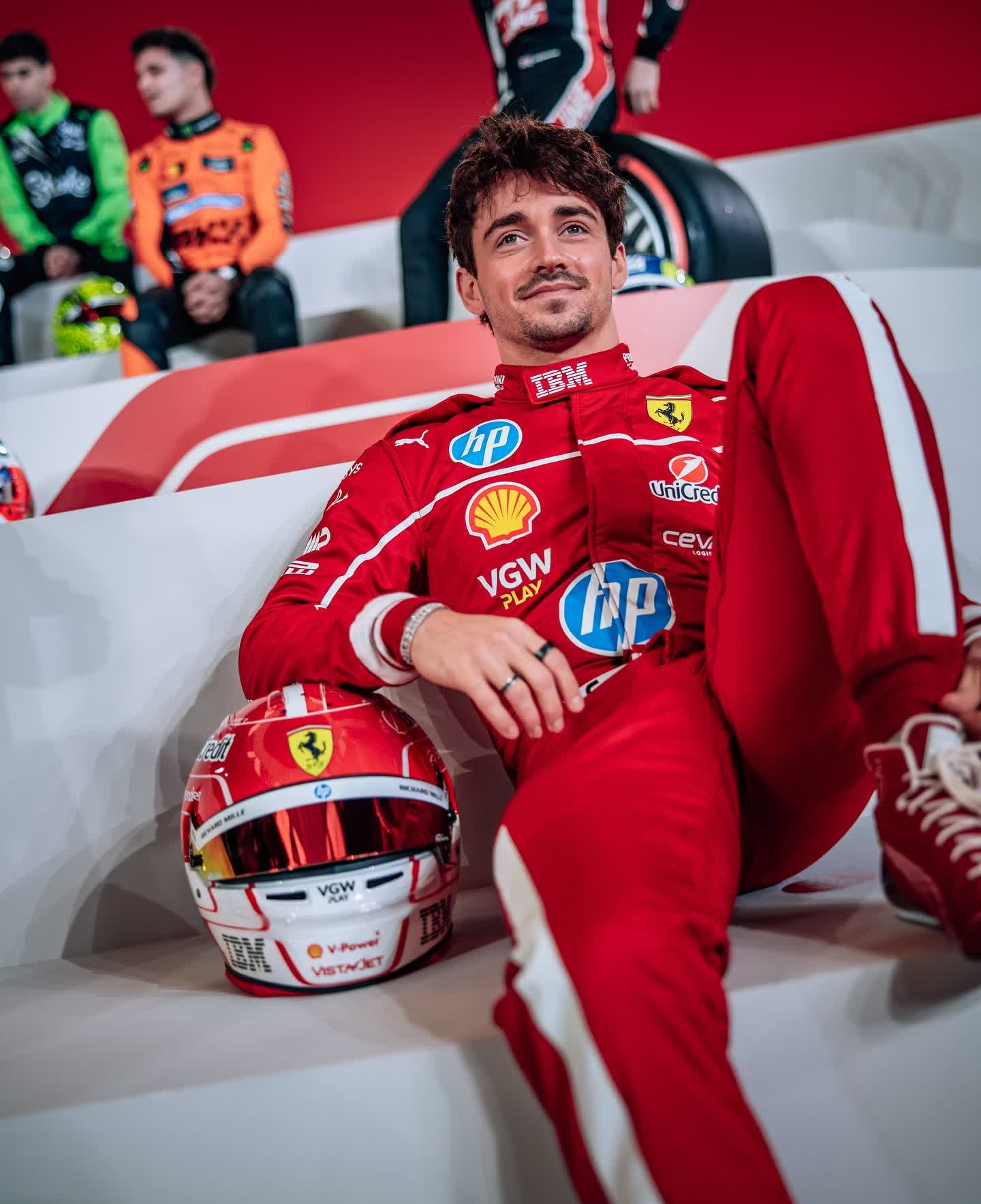 雷诺车队险胜法拉利,塞恩斯高光表现的简单介绍 雷诺车队险胜法拉利,塞恩斯高光表现的简单介绍