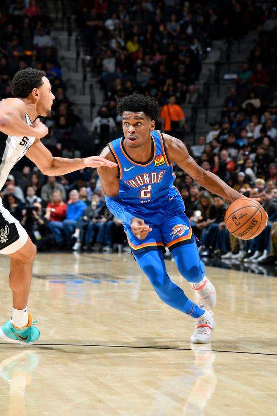 包含尼克斯爆冷爵士，费沃斯三分雨点燃全场的词条