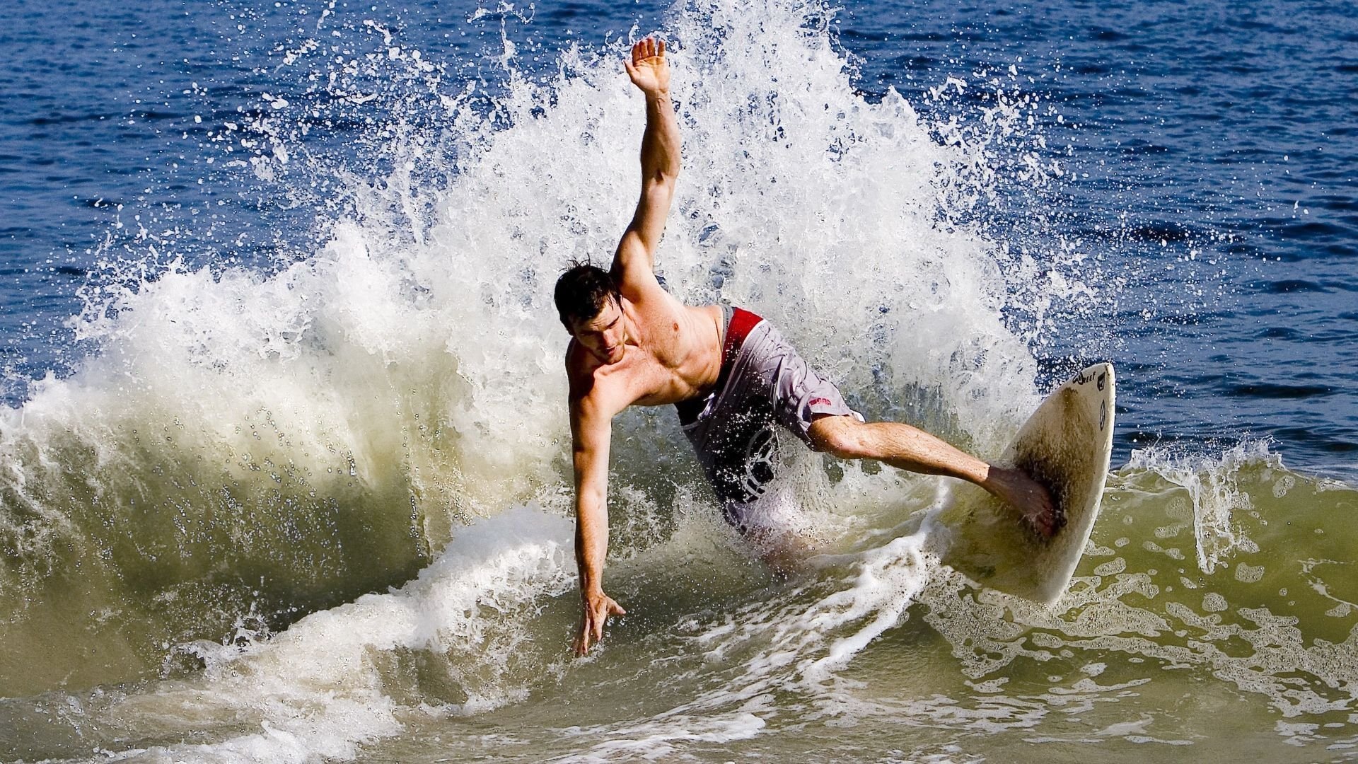 PG电子官方-当紫禁城遇见国会山，伦纳德用稳定输出编织的跨洋叙事